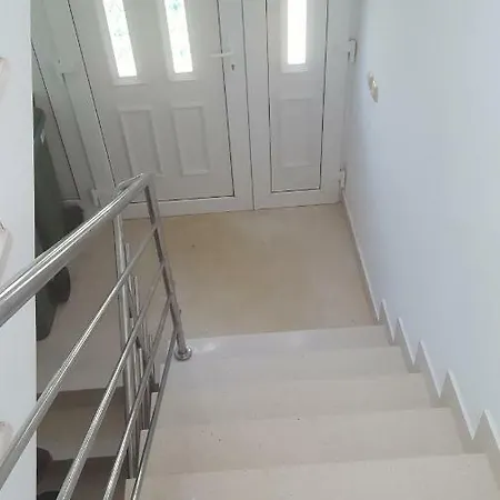 Zagi Apartment