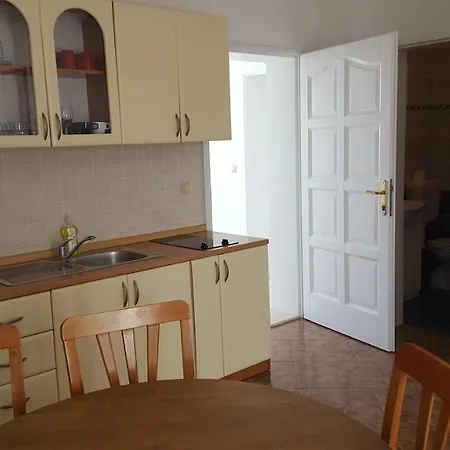 Zagi Apartment *